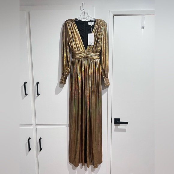 Forever Unique LIMITED EDITION GOLD METALLIC FOIL MAXI DRESS WITH FRONT SPLITS - Picture 9 of 9